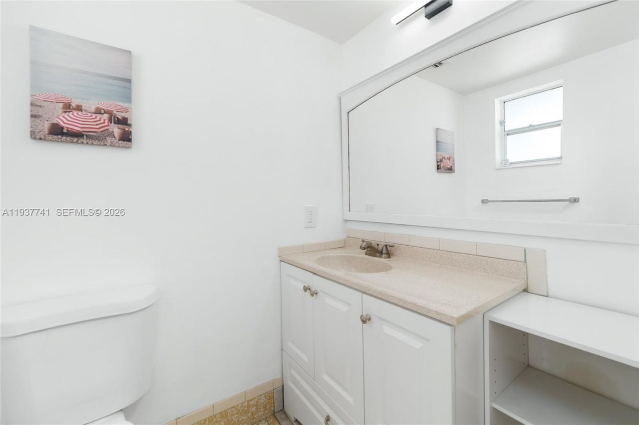 2951 NW 46th Ave, Unit 306, Lauderdale Lakes, FL 33313 Photo