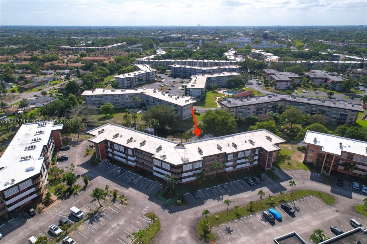 2951 NW 46th Ave, Unit 306, Lauderdale Lakes, FL 33313 Photo