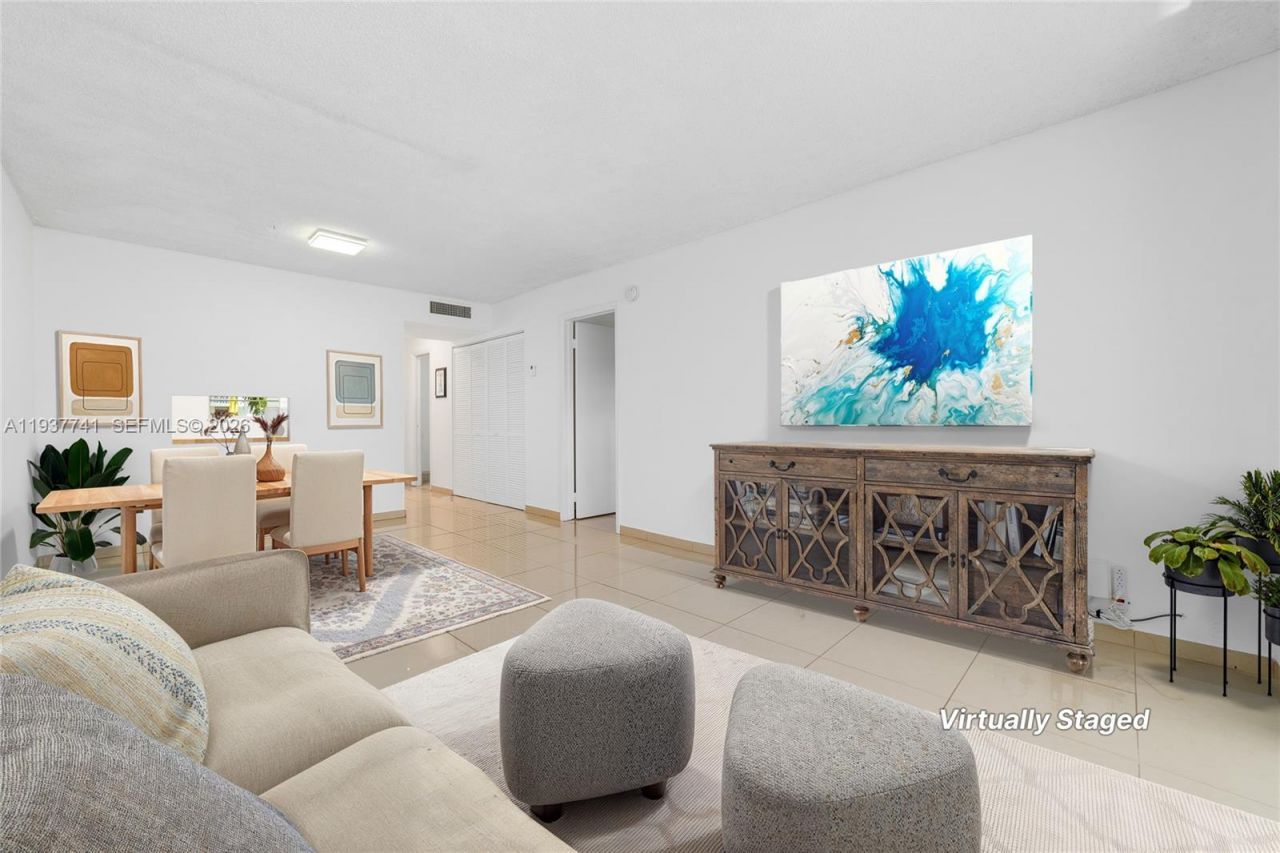 2951 NW 46th Ave, Unit 306, Lauderdale Lakes, FL 33313 Photo