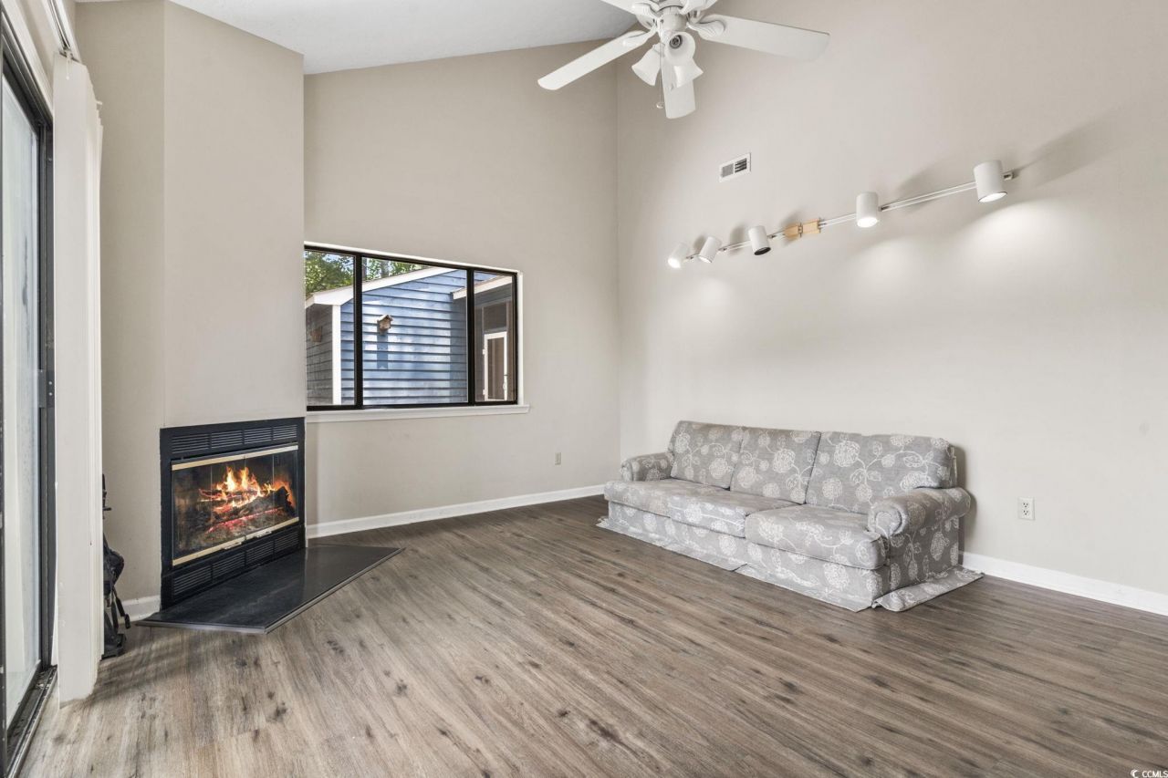 3954 Pinebrook Circle Photo 5