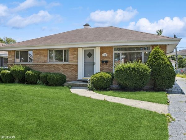 11121 Martindale Drive, Westchester, IL 60154