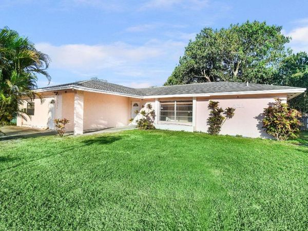 2652 Iroquois Avenue, Fort Pierce, FL 34946