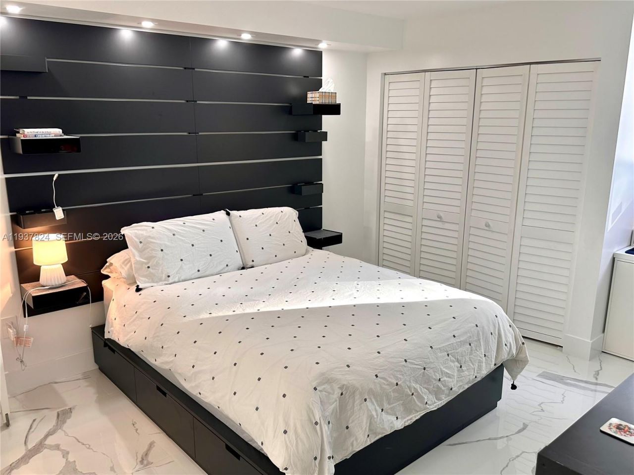 2457 Collins Ave, Unit 408, Miami Beach, FL 33140 Photo