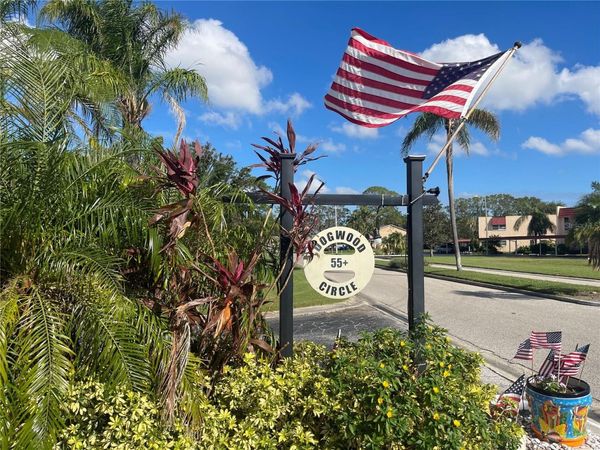 124 DOGWOOD CIRCLE, SEMINOLE, FL 33777