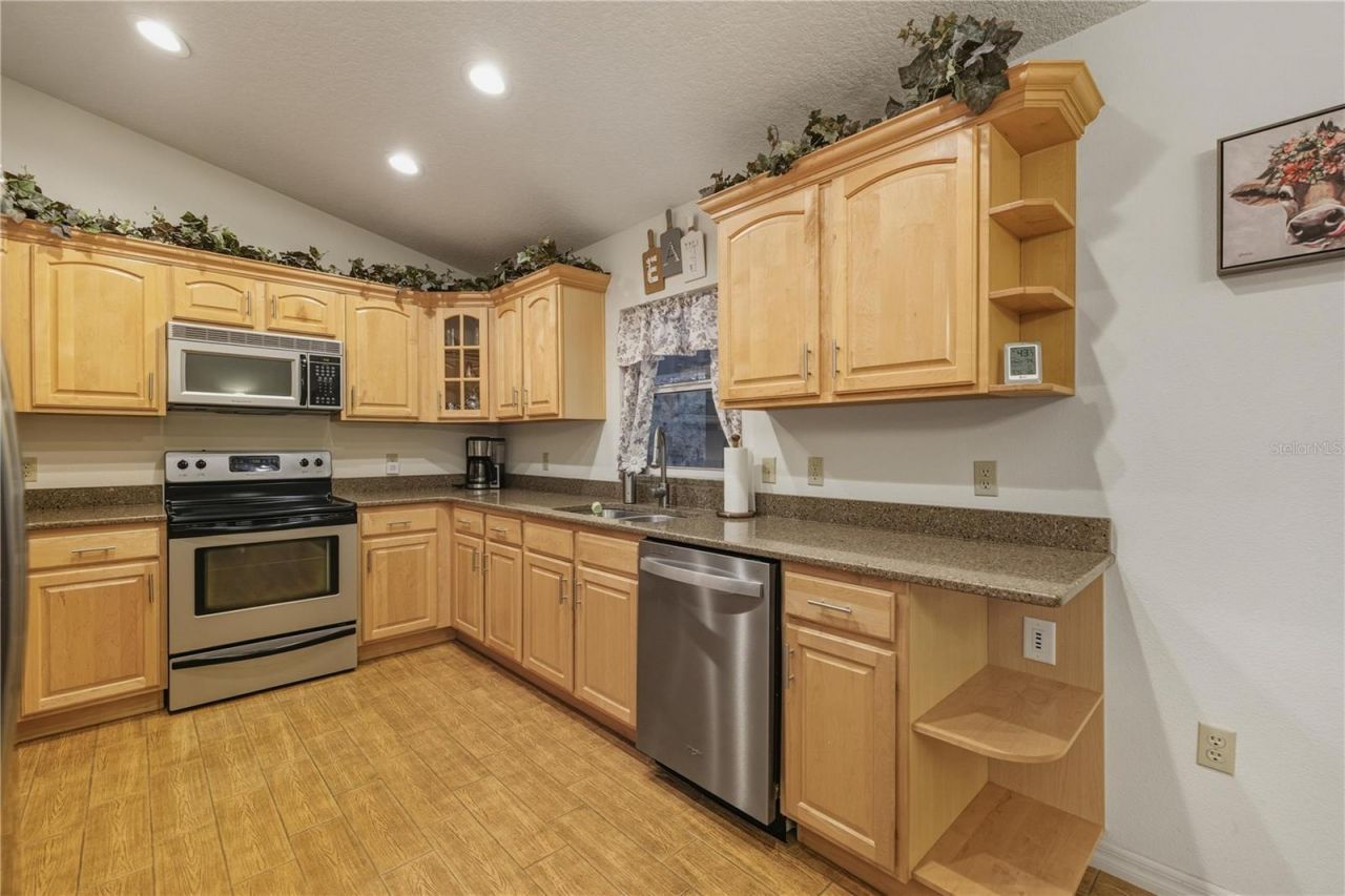 12028 S Pine Oak Terrace, Floral City, FL 34436 Photo