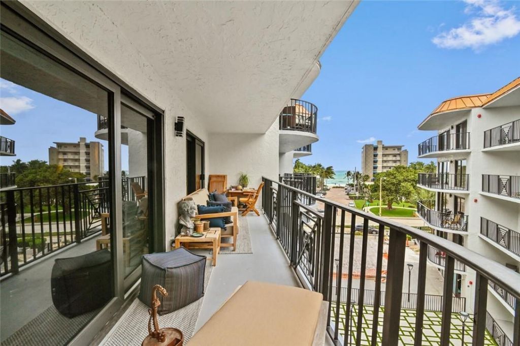 2029 N Ocean Boulevard, Unit 410, Fort Lauderdale, FL 33305 Main Photo