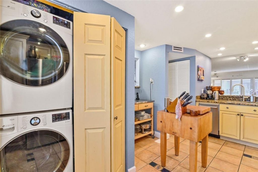 2029 N Ocean Boulevard, Unit 410, Fort Lauderdale, FL 33305 Photo