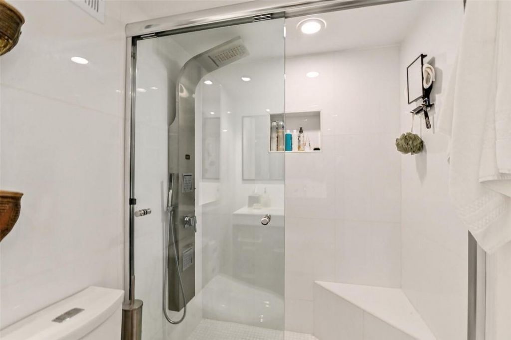 2029 N Ocean Boulevard, Unit 410, Fort Lauderdale, FL 33305 Photo