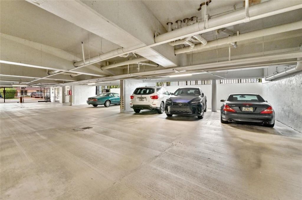 2029 N Ocean Boulevard, Unit 410, Fort Lauderdale, FL 33305 Photo