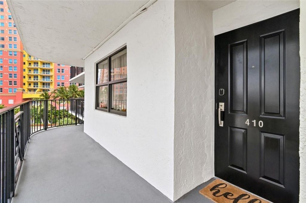 2029 N Ocean Boulevard, Unit 410, Fort Lauderdale, FL 33305 Photo