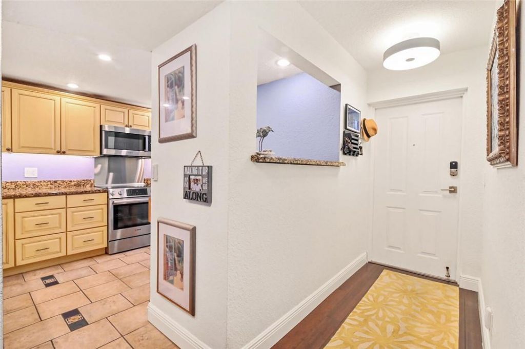 2029 N Ocean Boulevard, Unit 410, Fort Lauderdale, FL 33305 Photo