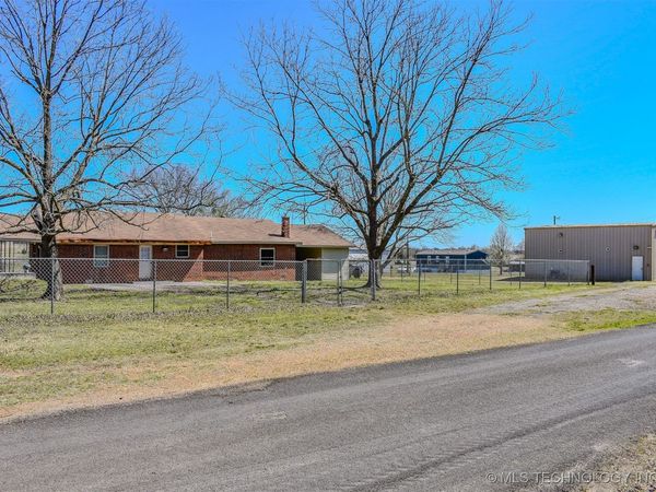 1201 4250 Road, Hugo, OK 74743