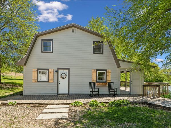 1834 Eaton Avenue, Leighton, IA 50143