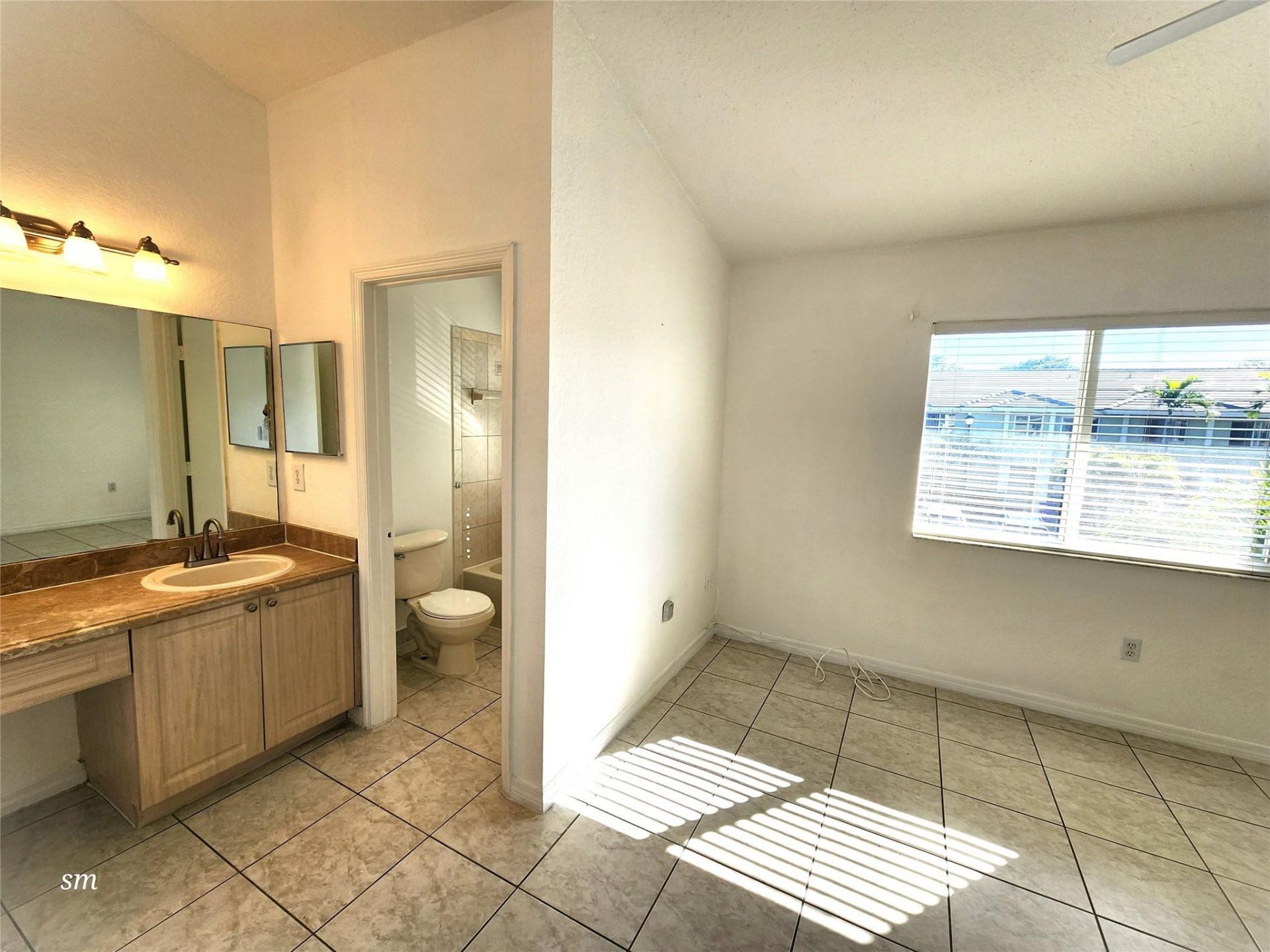119 Hidden Court Road, Hollywood, FL 33023 Photo