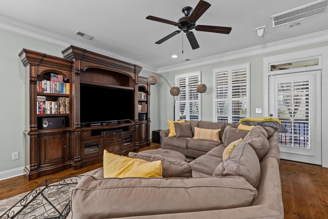 172 Slipper Shell Court Photo 14