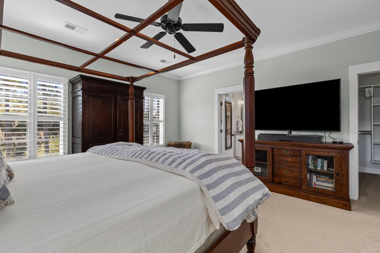 172 Slipper Shell Court Photo 18