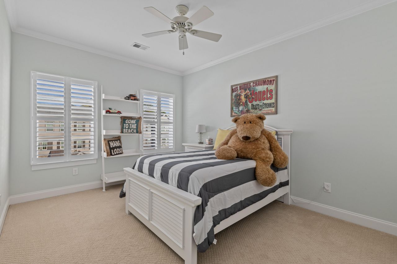 172 Slipper Shell Court Photo 23