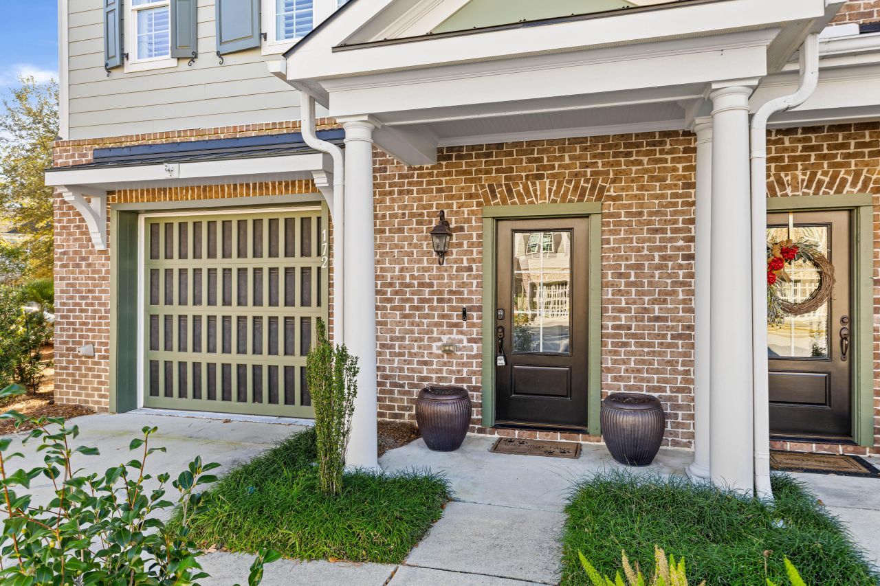 172 Slipper Shell Court Photo 4