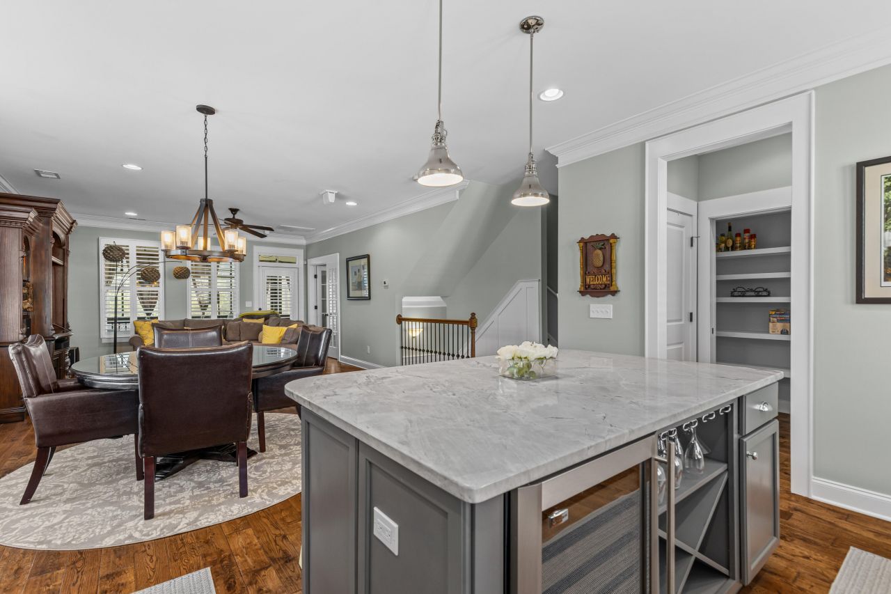 172 Slipper Shell Court Photo 9