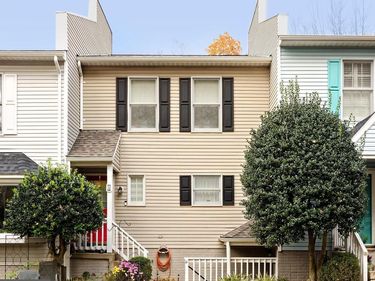 11 STONEWALL COURT, MIDDLEBURG, VA 20117