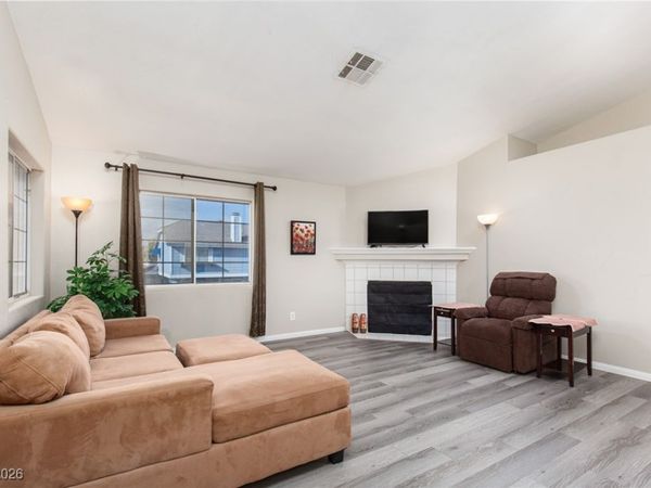 5370 Angler Circle, Unit 202, Las Vegas, NV 89122