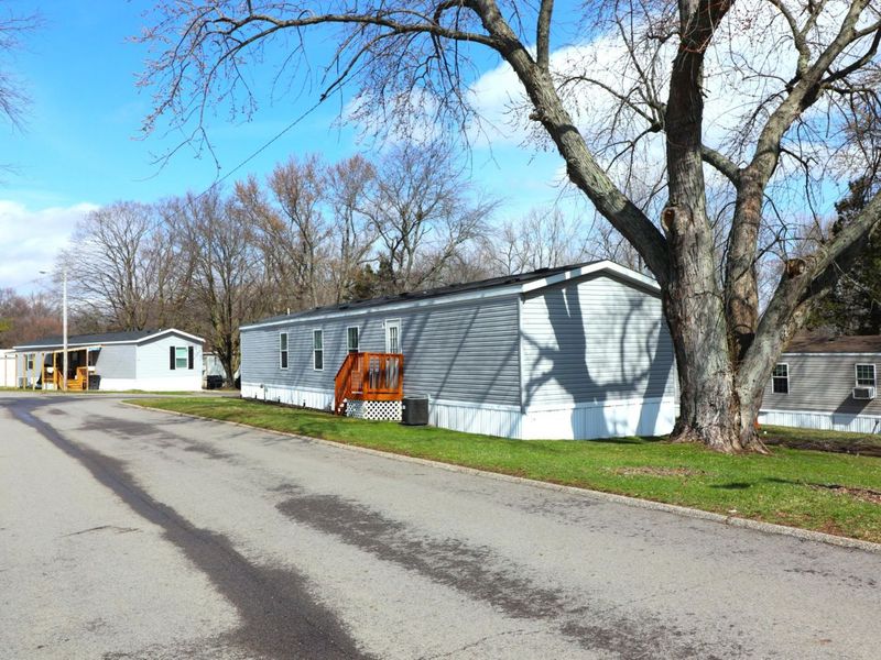 53 Locust Court, London, OH 43140 Photo 1