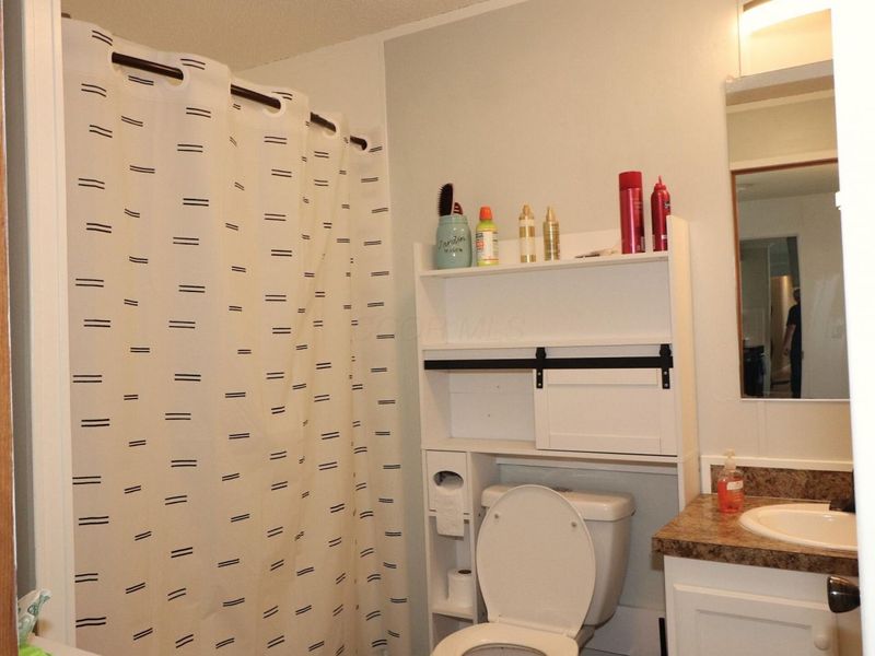 53 Locust Court, London, OH 43140 Photo 13