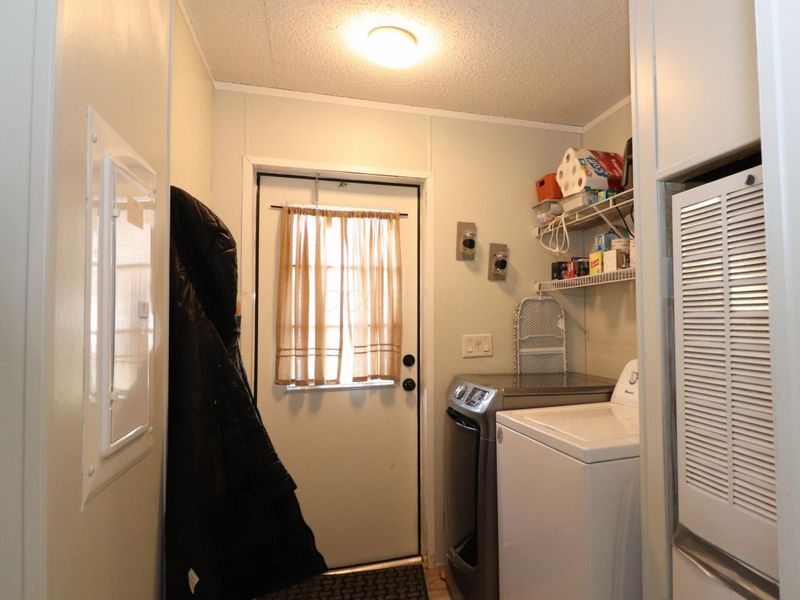 53 Locust Court, London, OH 43140 Photo 14