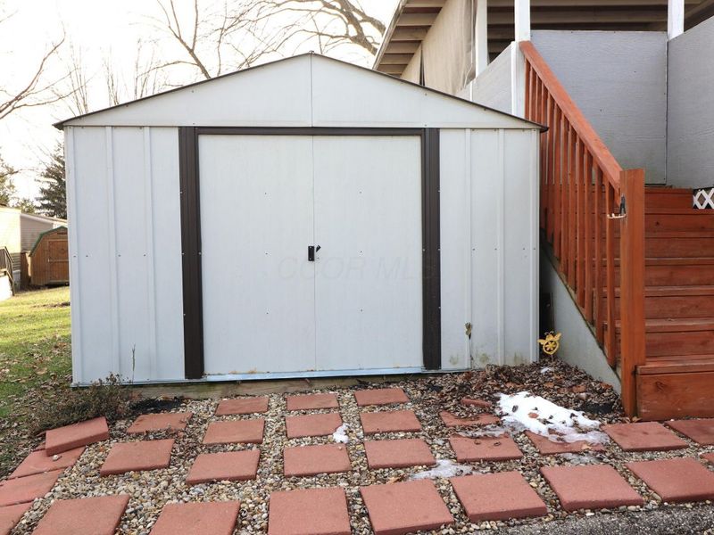 53 Locust Court, London, OH 43140 Photo 17