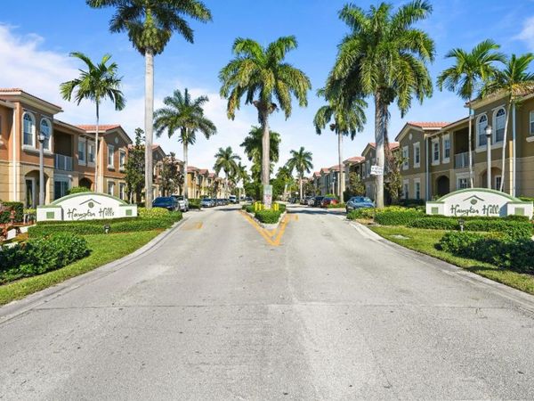 5961 London Lane, Tamarac, FL 33321