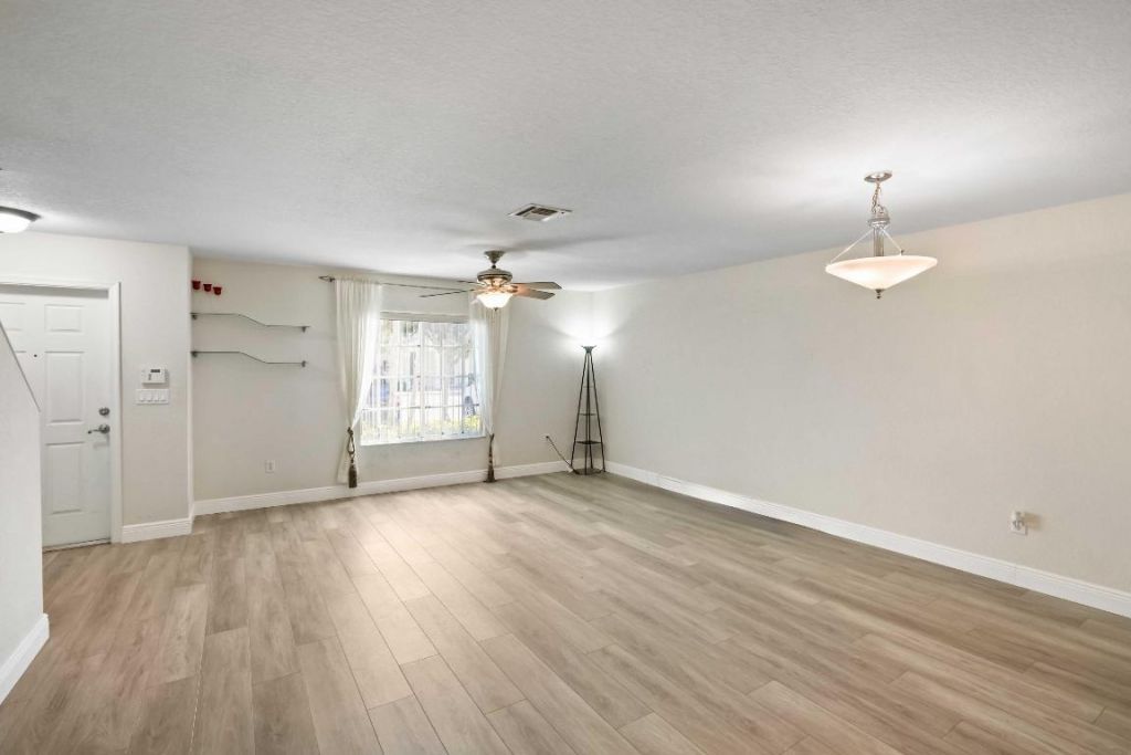 5961 London Lane, Tamarac, FL 33321 Photo