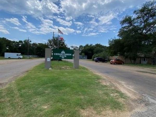 136 Buffalo Springs Road, Mabank, TX 75156