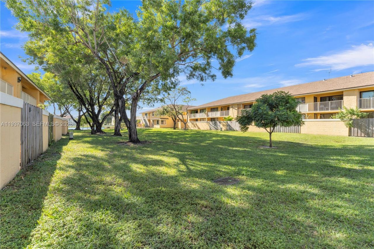 430 NW 214th St, Unit 103, Miami Gardens, FL 33169 Photo