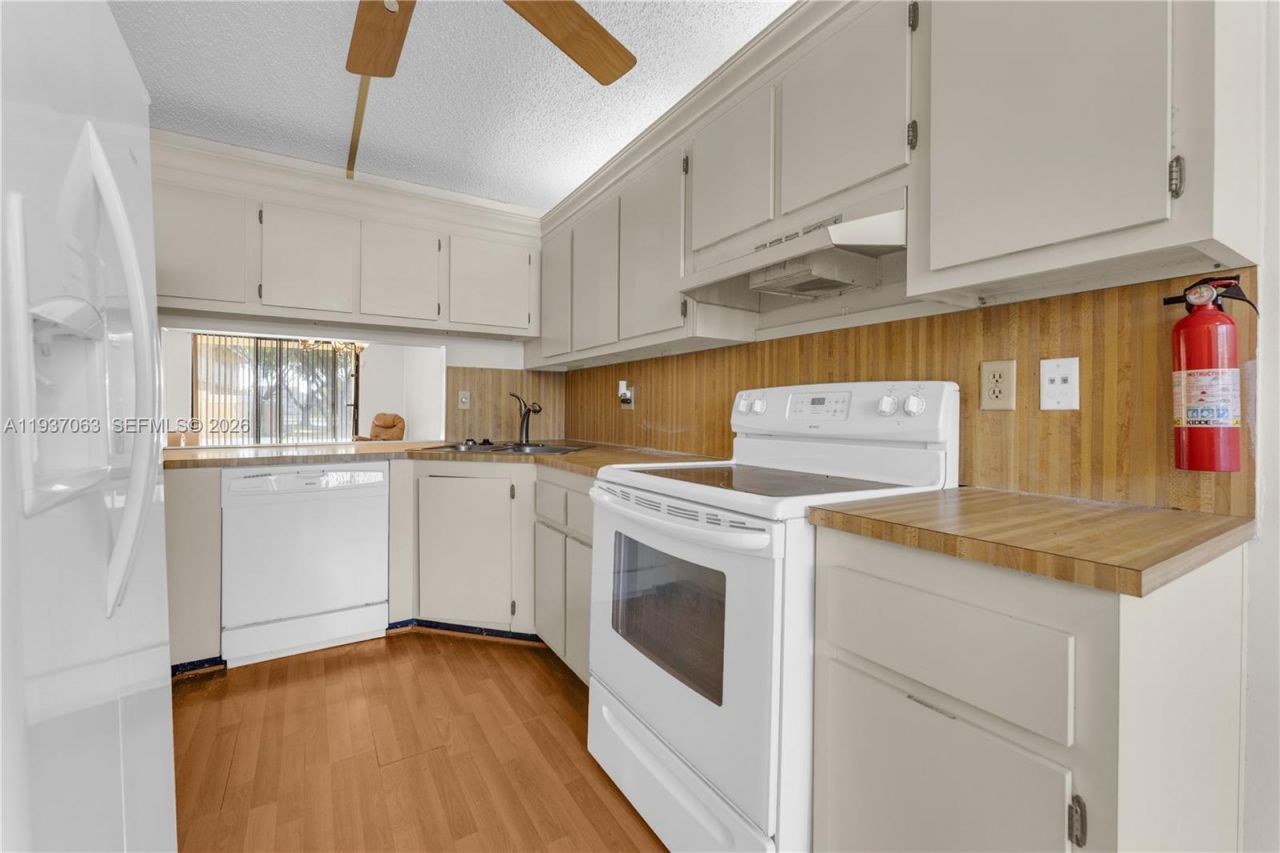 430 NW 214th St, Unit 103, Miami Gardens, FL 33169 Photo