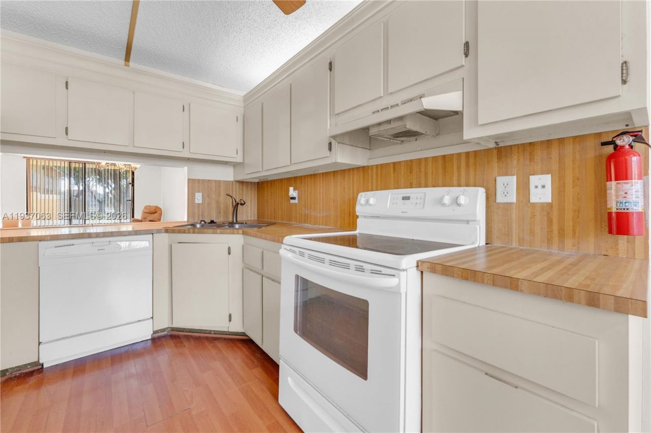 430 NW 214th St, Unit 103, Miami Gardens, FL 33169 Photo