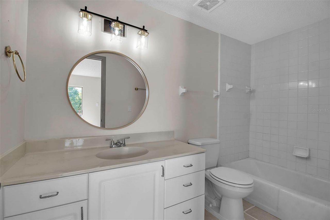 3212 Ramblewood Drive N, Unit 3212, Sarasota, FL 34237 Photo