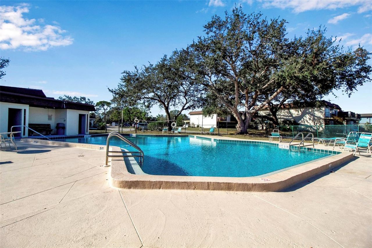 3212 Ramblewood Drive N, Unit 3212, Sarasota, FL 34237 Photo
