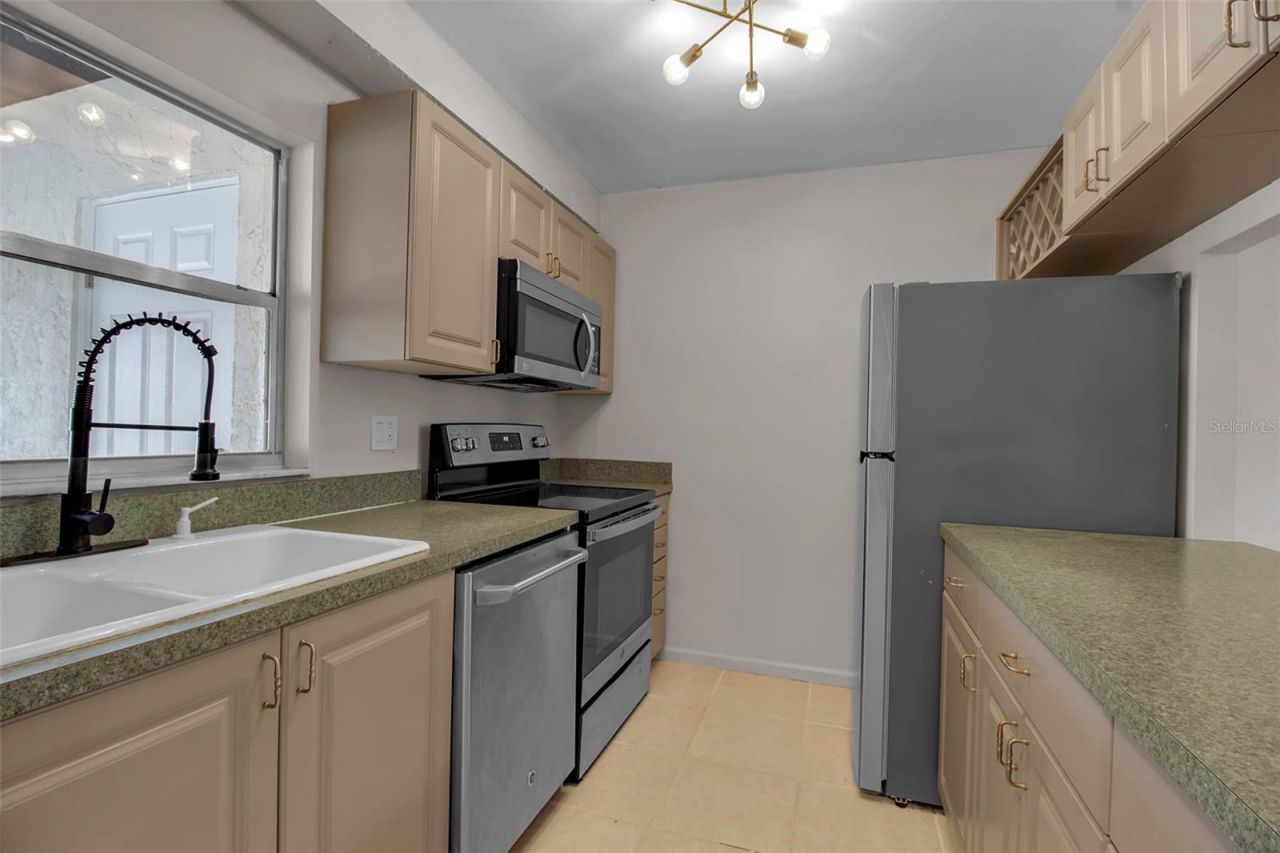 3212 Ramblewood Drive N, Unit 3212, Sarasota, FL 34237 Photo