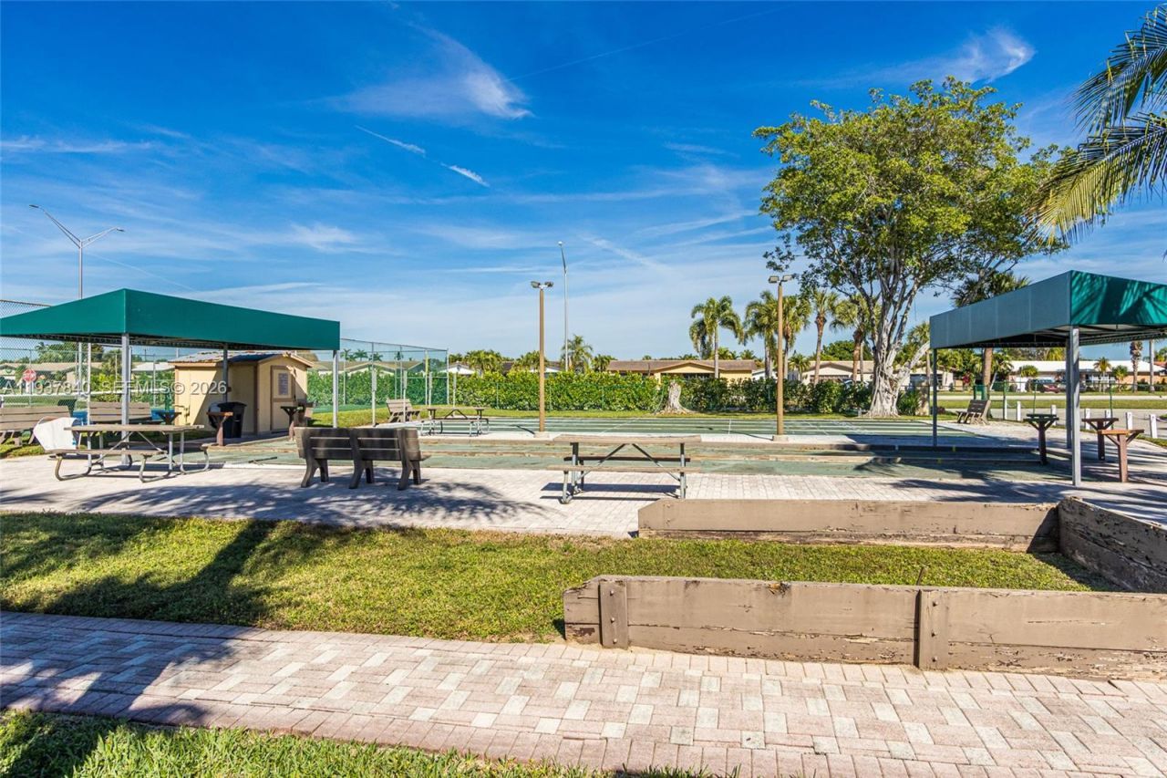 6650 Royal Palm Blvd, Unit 204C, Margate, FL 33063 Photo