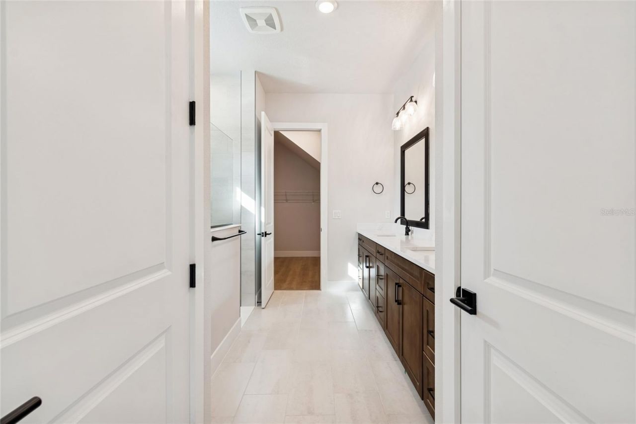 1104 W Ohio Avenue, Tampa, FL 33603 Photo