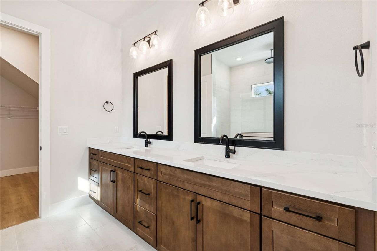 1104 W Ohio Avenue, Tampa, FL 33603 Photo