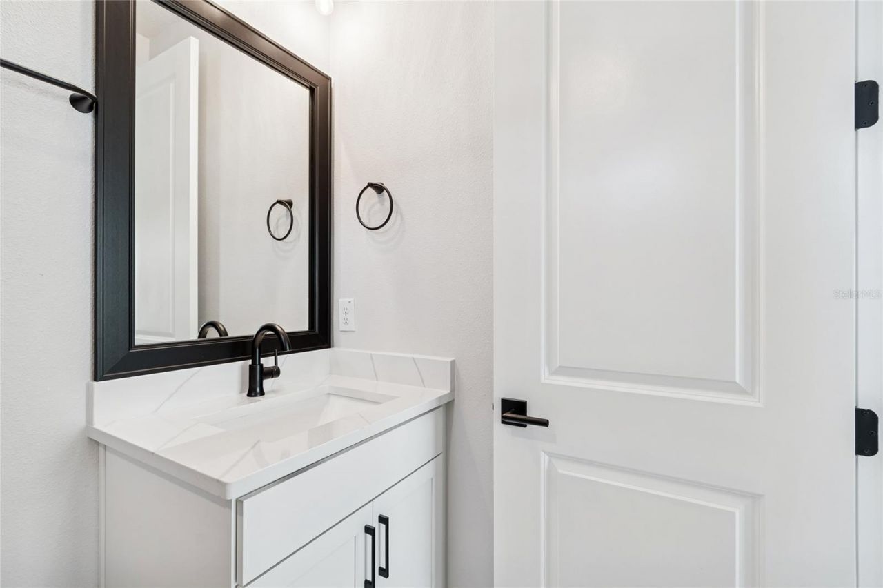 1104 W Ohio Avenue, Tampa, FL 33603 Photo