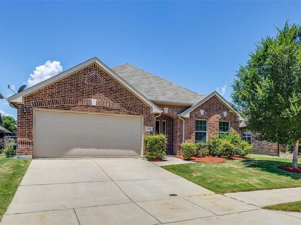 808 Goldenmist Drive, Little Elm, TX 75068