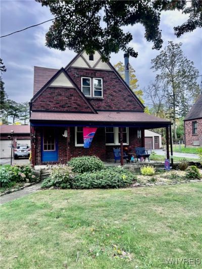 5669 East Lane, Lake View, NY 14085 Main Photo