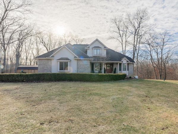 5000 Silverado Lane, Clinton, IL 61727