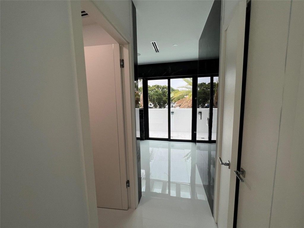 5001 NE 27th Avenue, Lighthouse Point, FL 33064 Photo