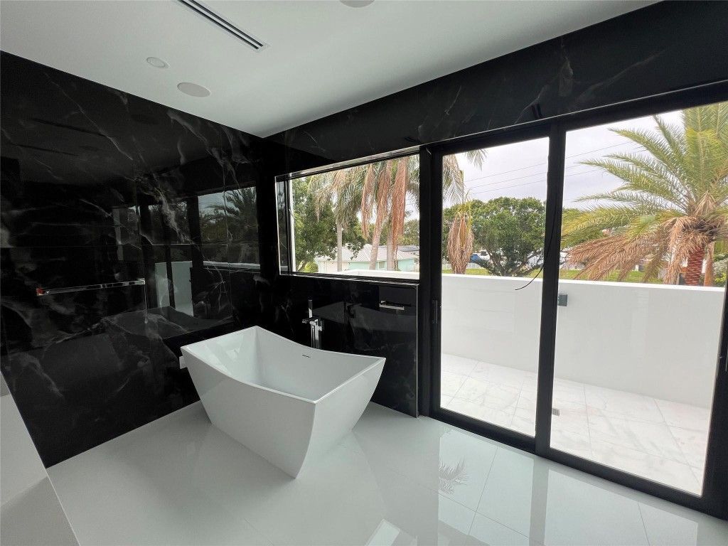 5001 NE 27th Avenue, Lighthouse Point, FL 33064 Photo