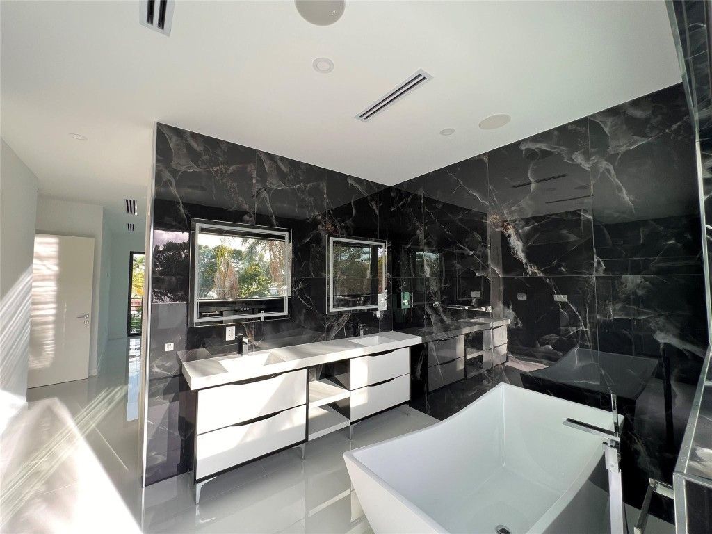 5001 NE 27th Avenue, Lighthouse Point, FL 33064 Photo