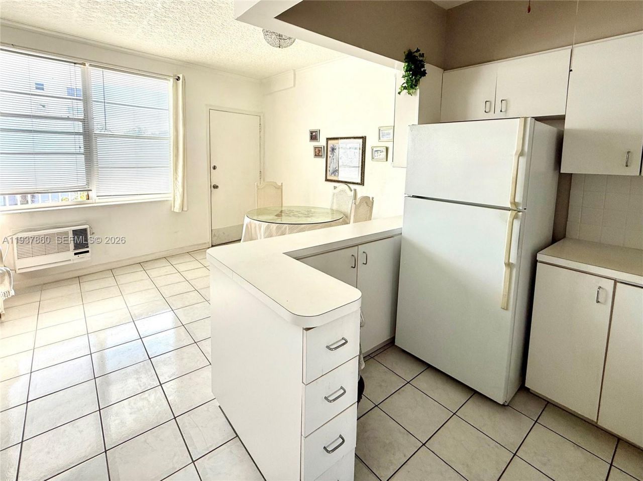 3177 S Ocean Dr, Unit 305, Hallandale Beach, FL 33009 Photo