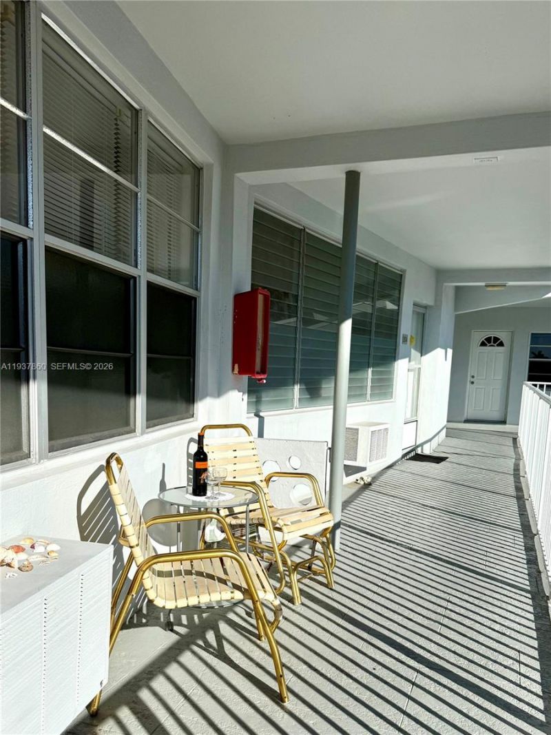 3177 S Ocean Dr, Unit 305, Hallandale Beach, FL 33009 Photo